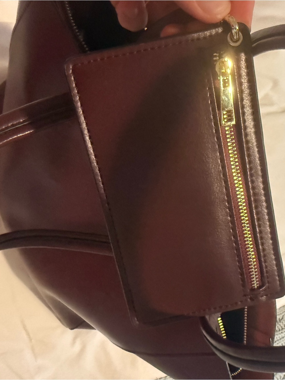 Women’s Leather Tote Bag in Deep Burgundy - Picture 3 of 8